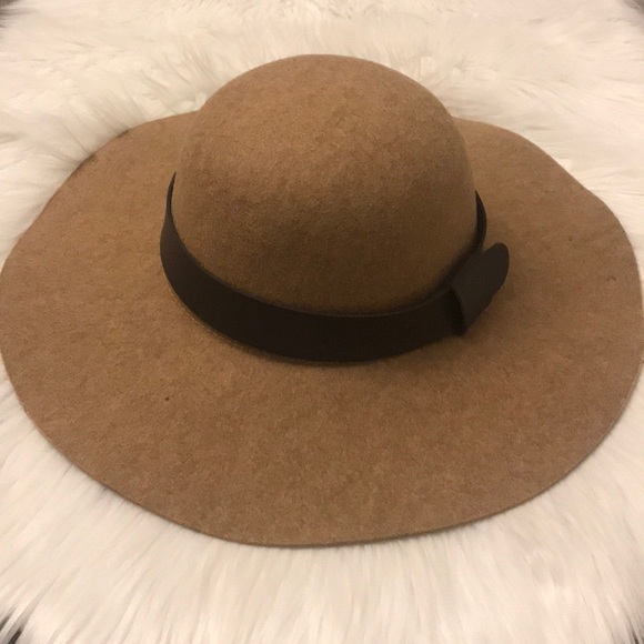 Accessories - Final Price:: Wide Brim Hat; Fall/Winter